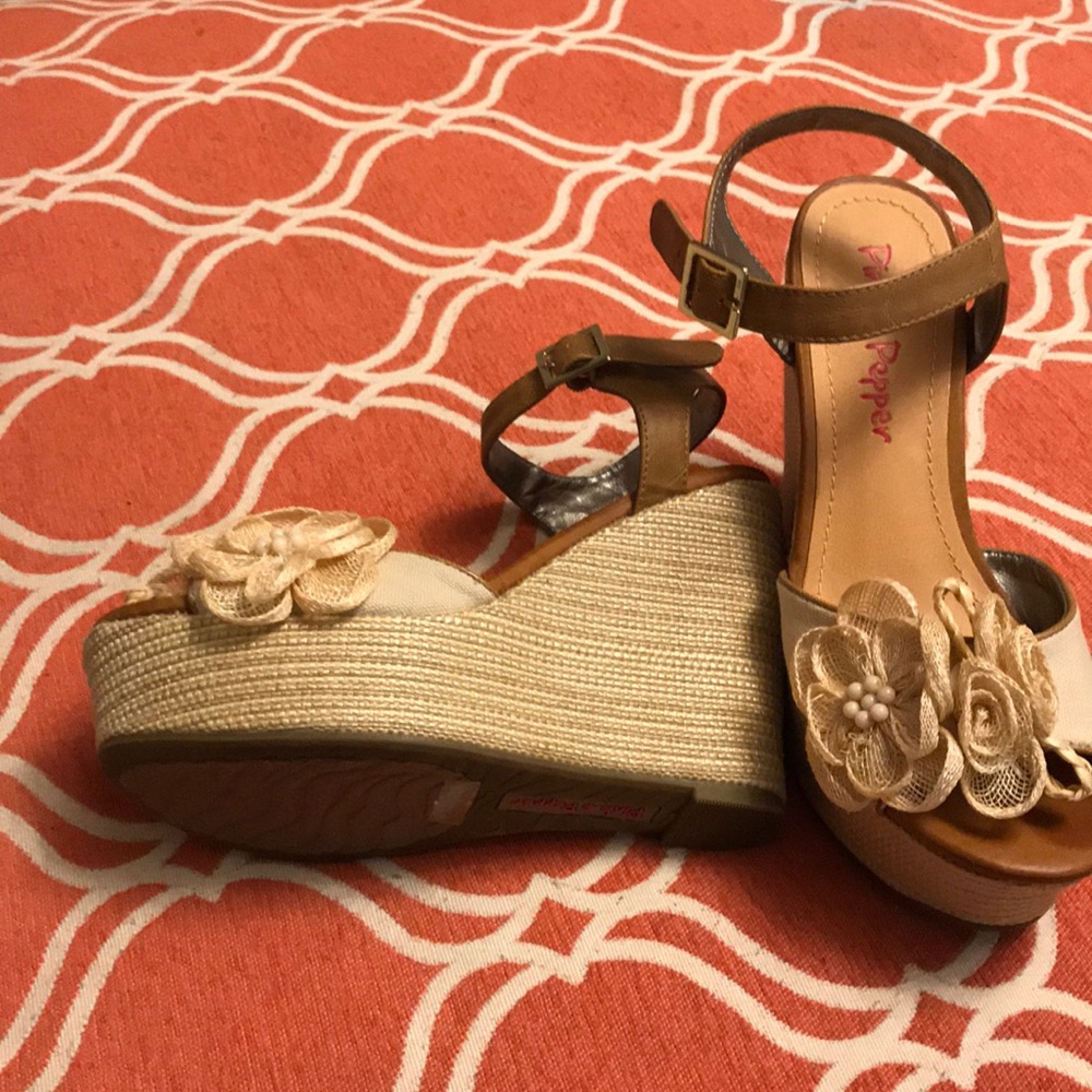 Wedge shoes worn once